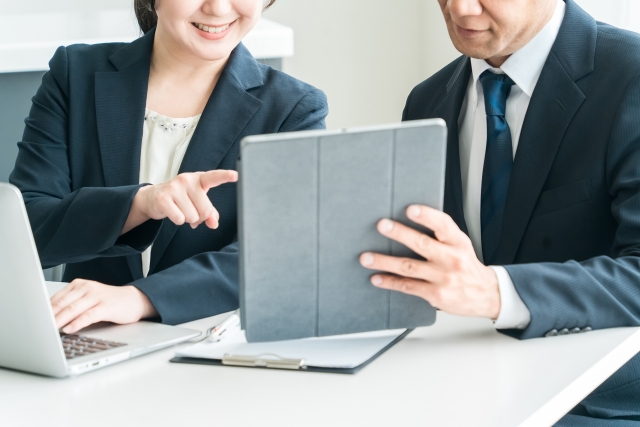 専門家が対応している様子