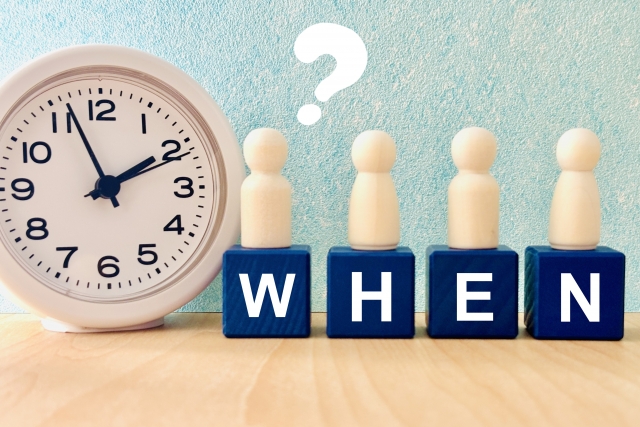タイミングのイメージ 時計とWHENの文字列